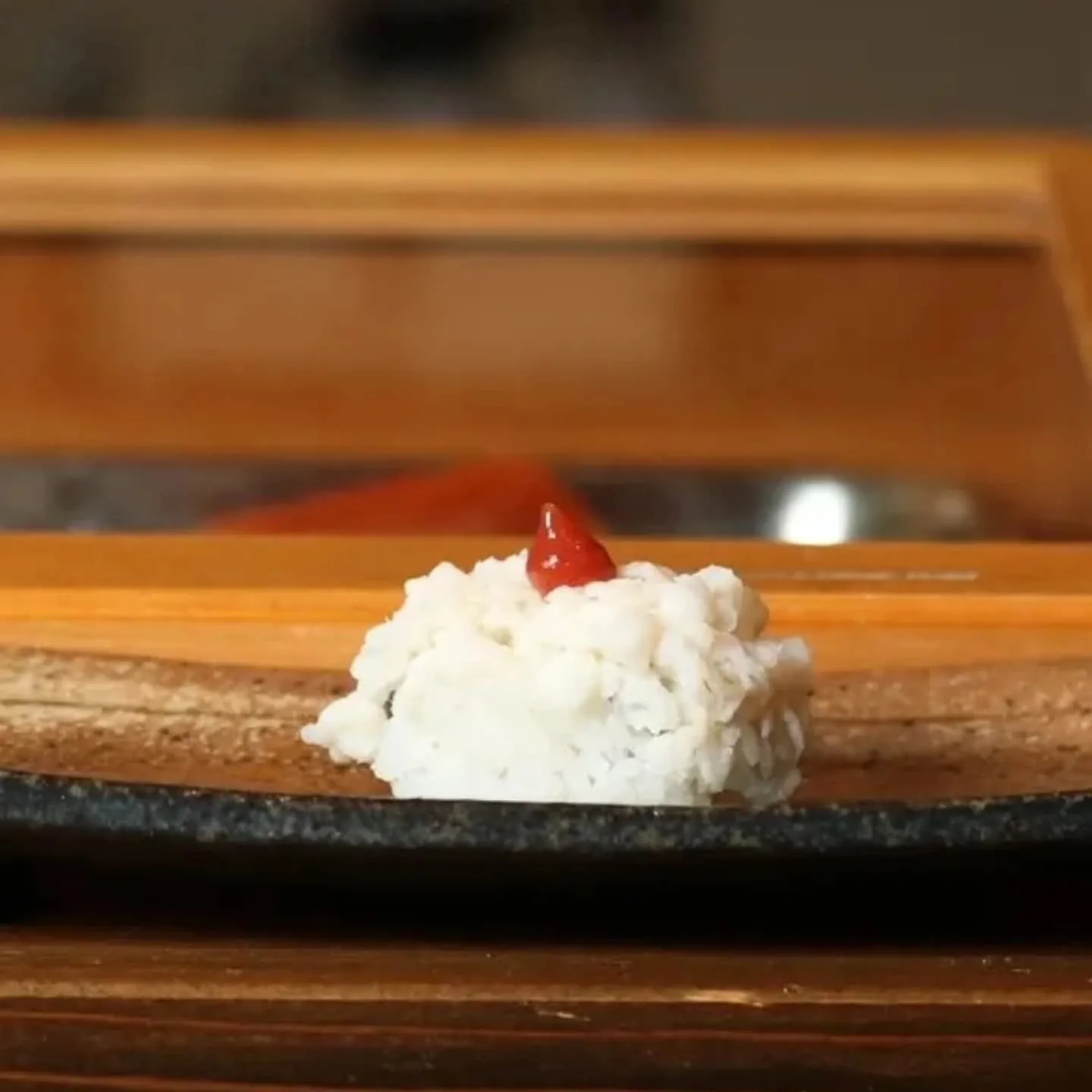 夏の訪れと共に、鱧の季節がやってきました。