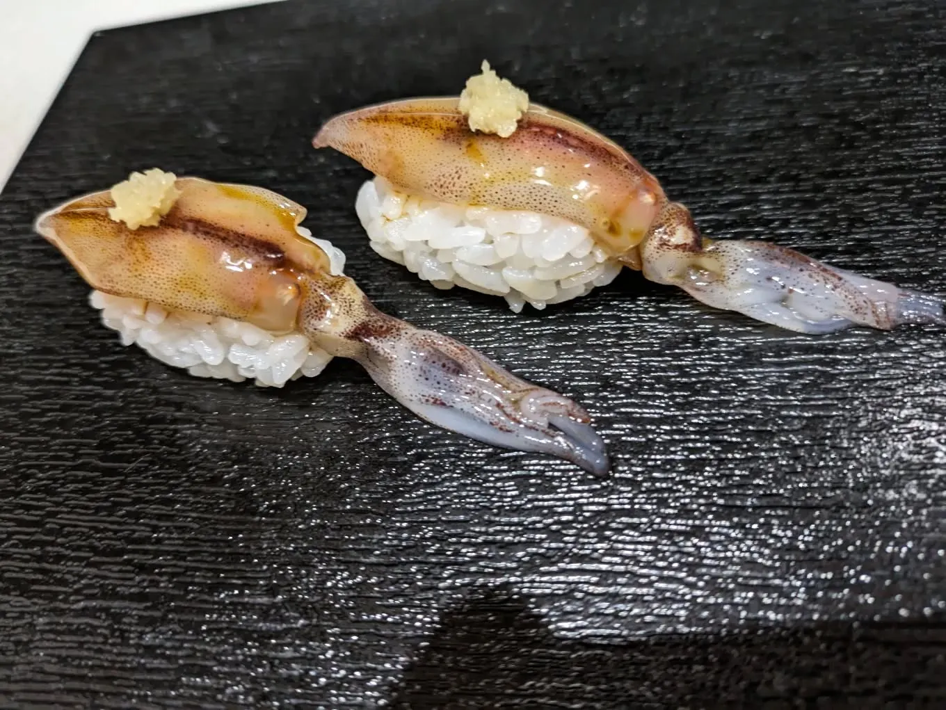 桜咲く4月の休業日のお知らせです。